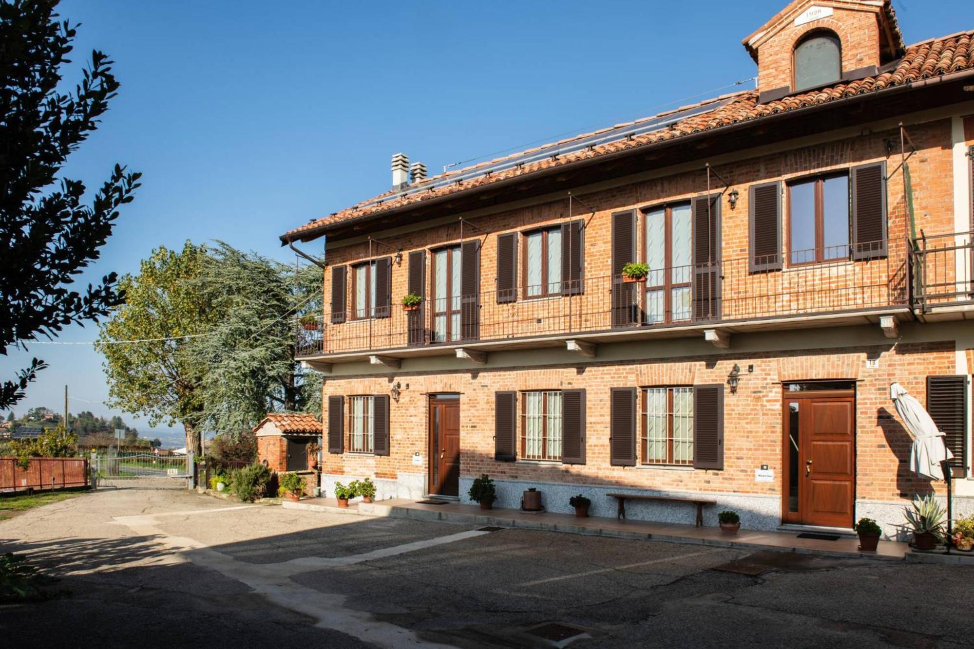 Casa Rubbo - Appartamento 'Como' Nelle Langhe Alba Kültér fotó