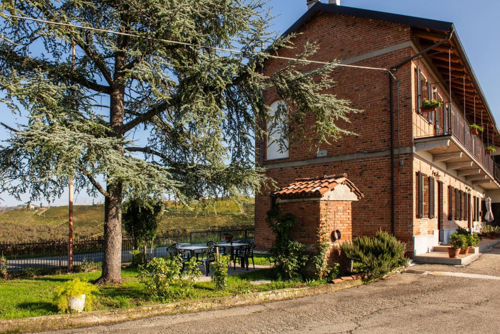 Casa Rubbo - Appartamento 'Como' Nelle Langhe Alba Kültér fotó