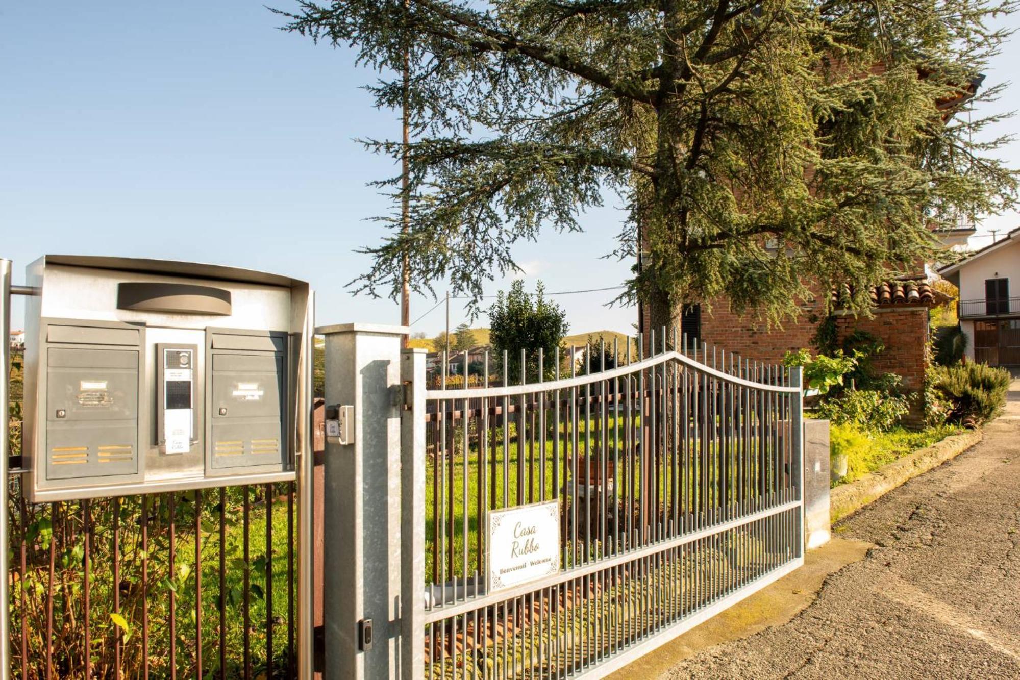 Casa Rubbo - Appartamento 'Como' Nelle Langhe Alba Kültér fotó